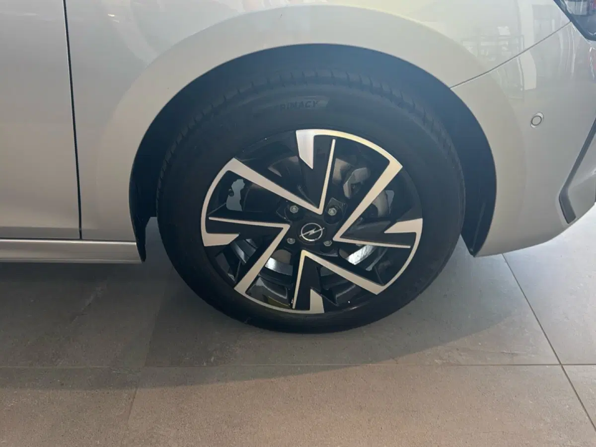 Opel Corsa nuova a Bologna (9)