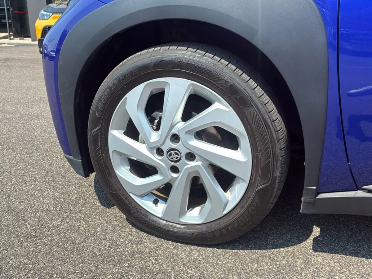 Toyota Aygo X usata a Mantova (13)