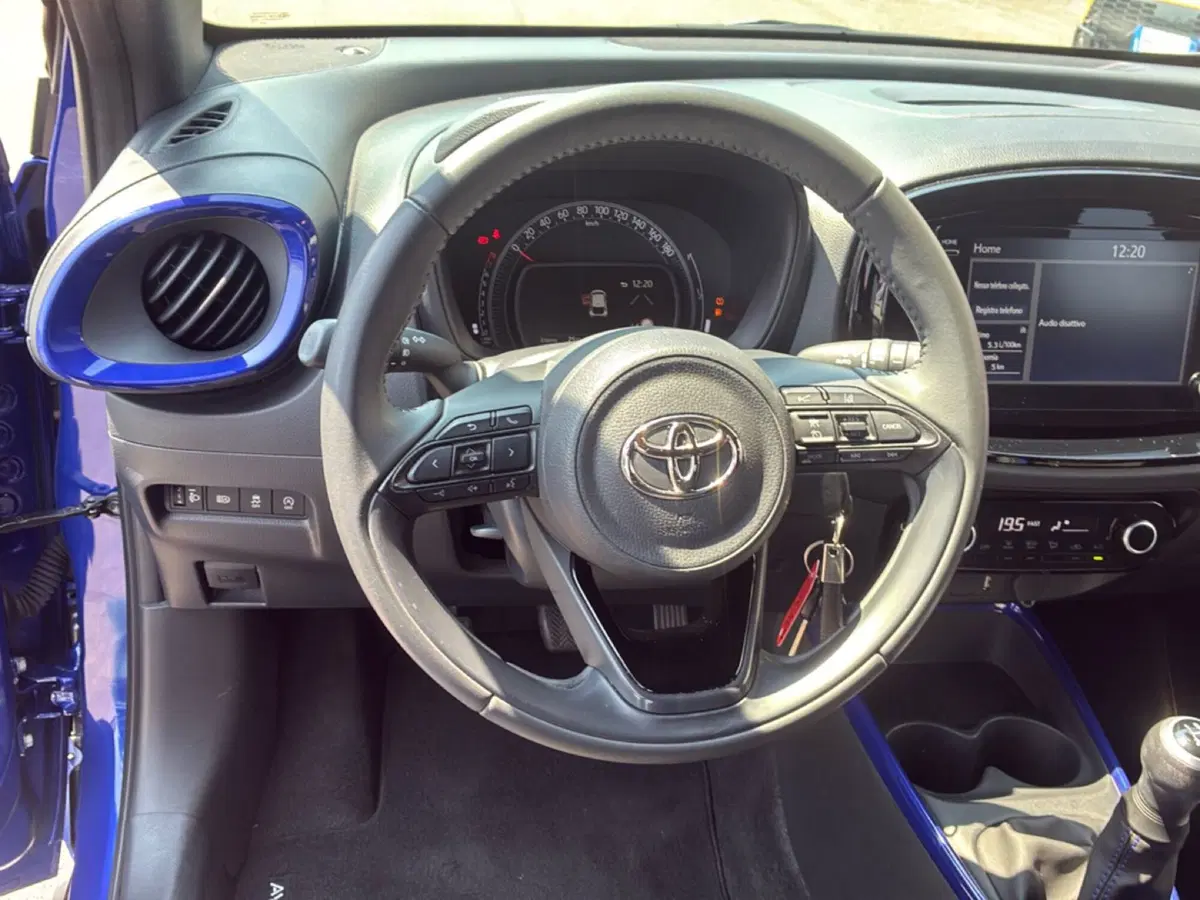 Toyota Aygo X usata a Mantova (18)