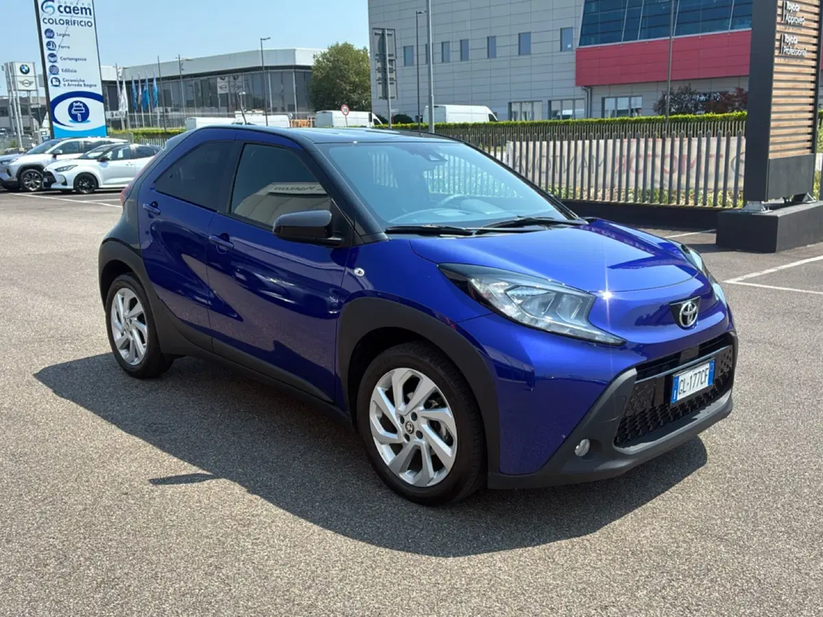 Toyota Aygo X usata a Mantova (7)