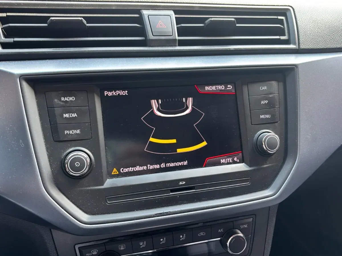 SEAT Arona usata a Bologna (11)