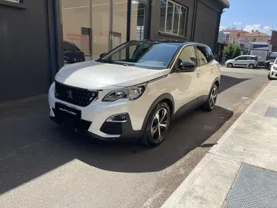 Peugeot 3008 PureTech Turbo 130 S&amp;S Active Business del 2019 usata a Imola