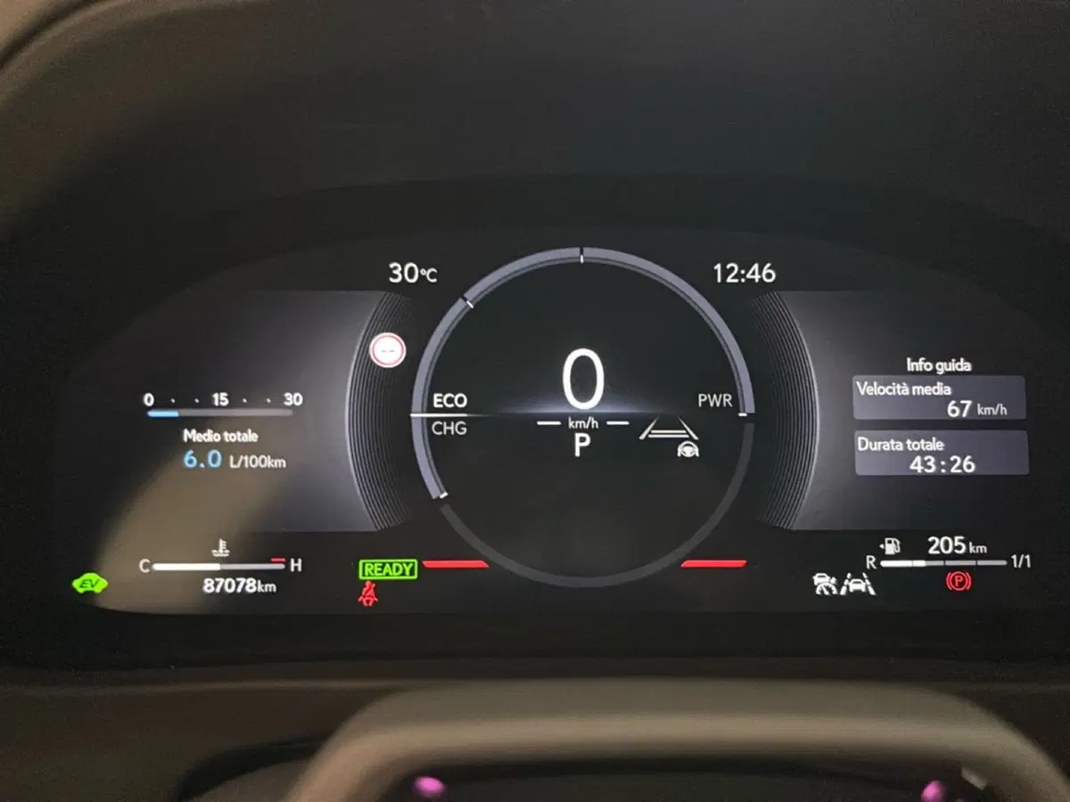 Lexus UX usata a Bologna (11)