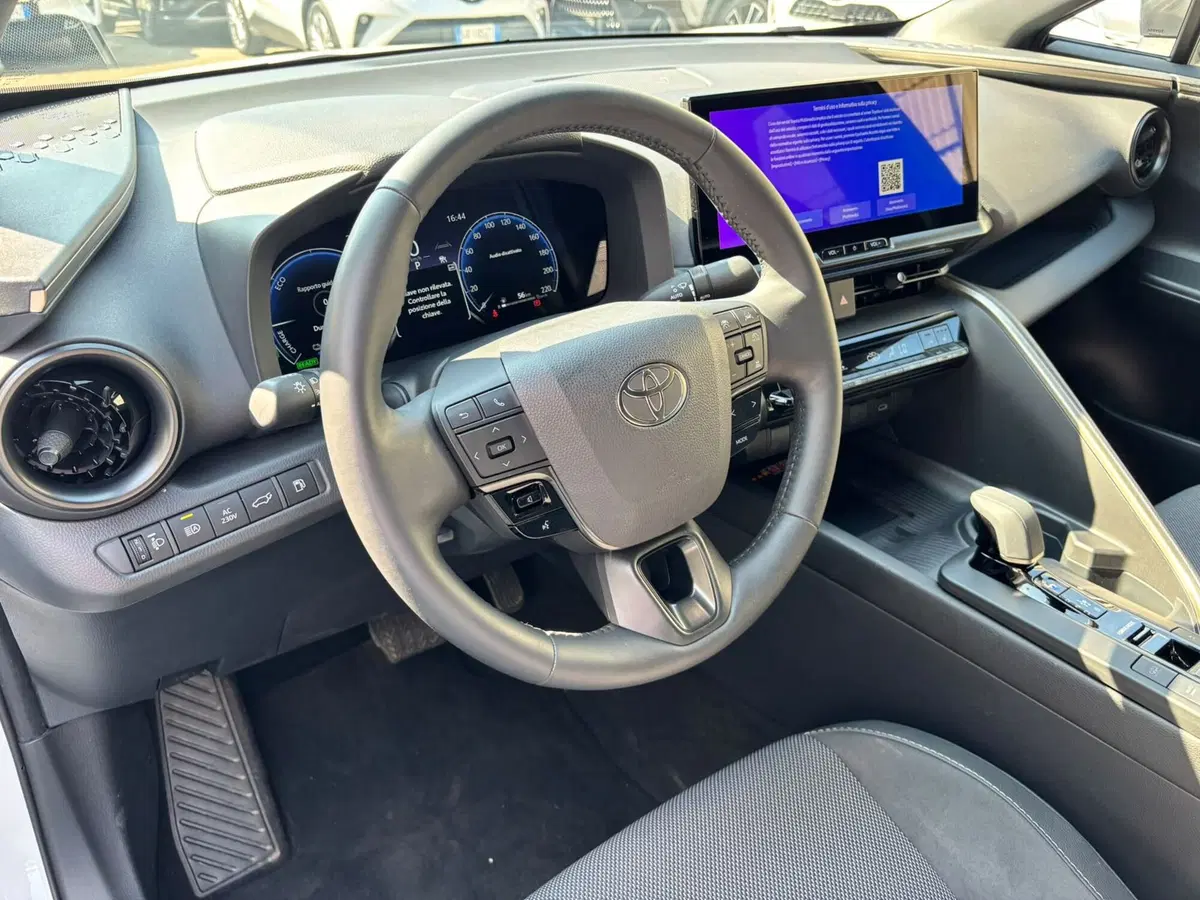 Toyota Toyota C-HR usata a Modena (11)