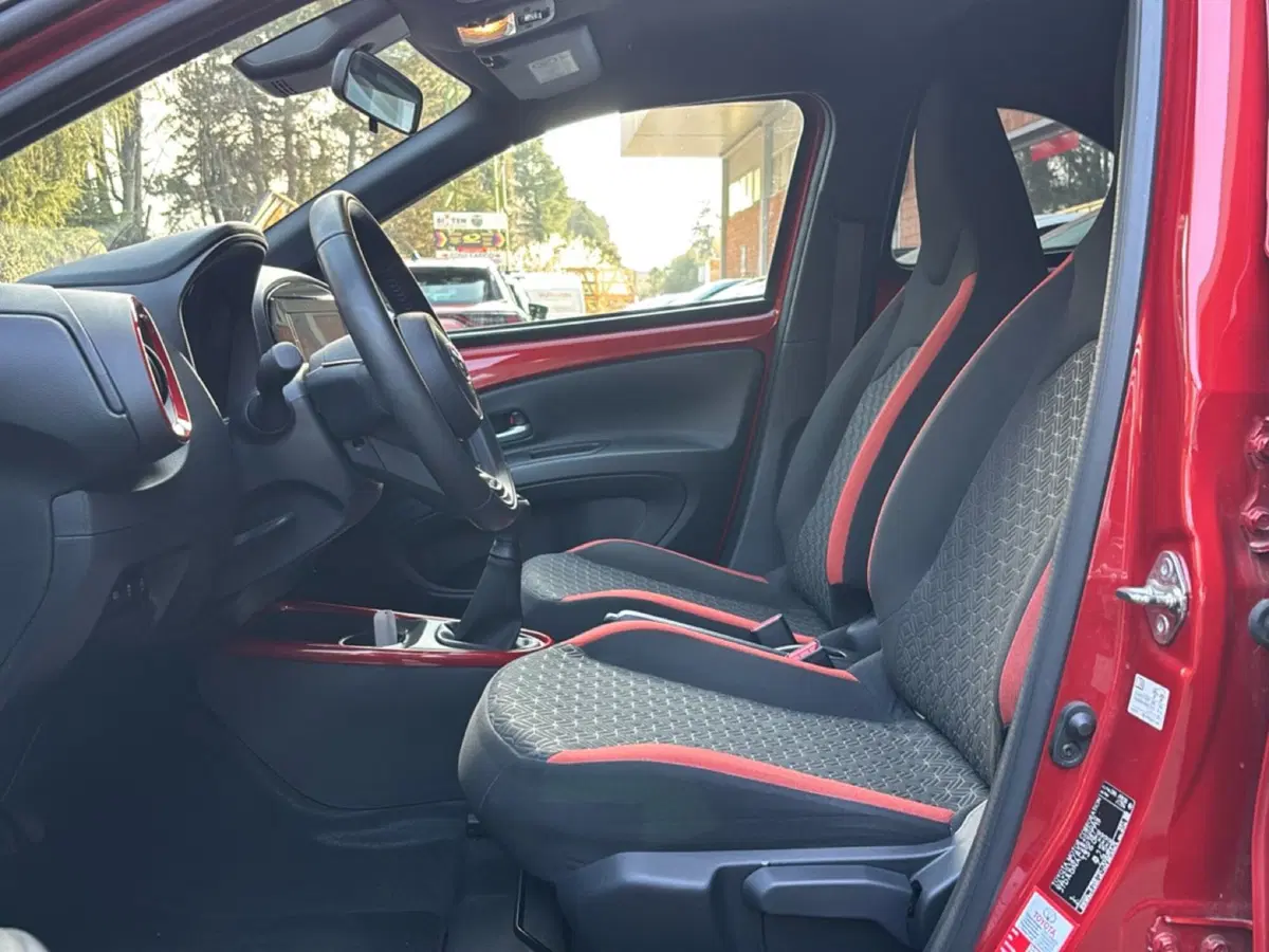 Toyota Aygo X usata a Bologna (8)
