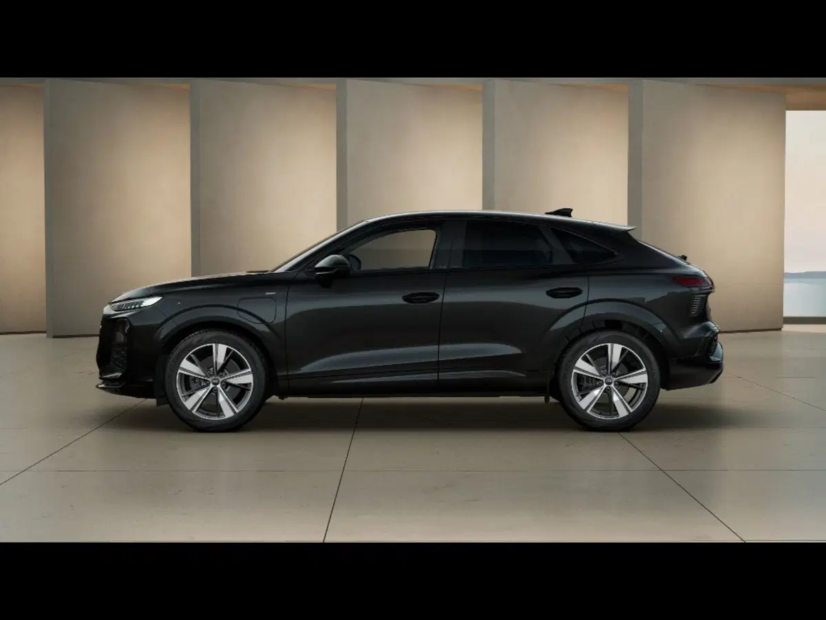 Audi Q3 Sportback nuova a Pisa (2)