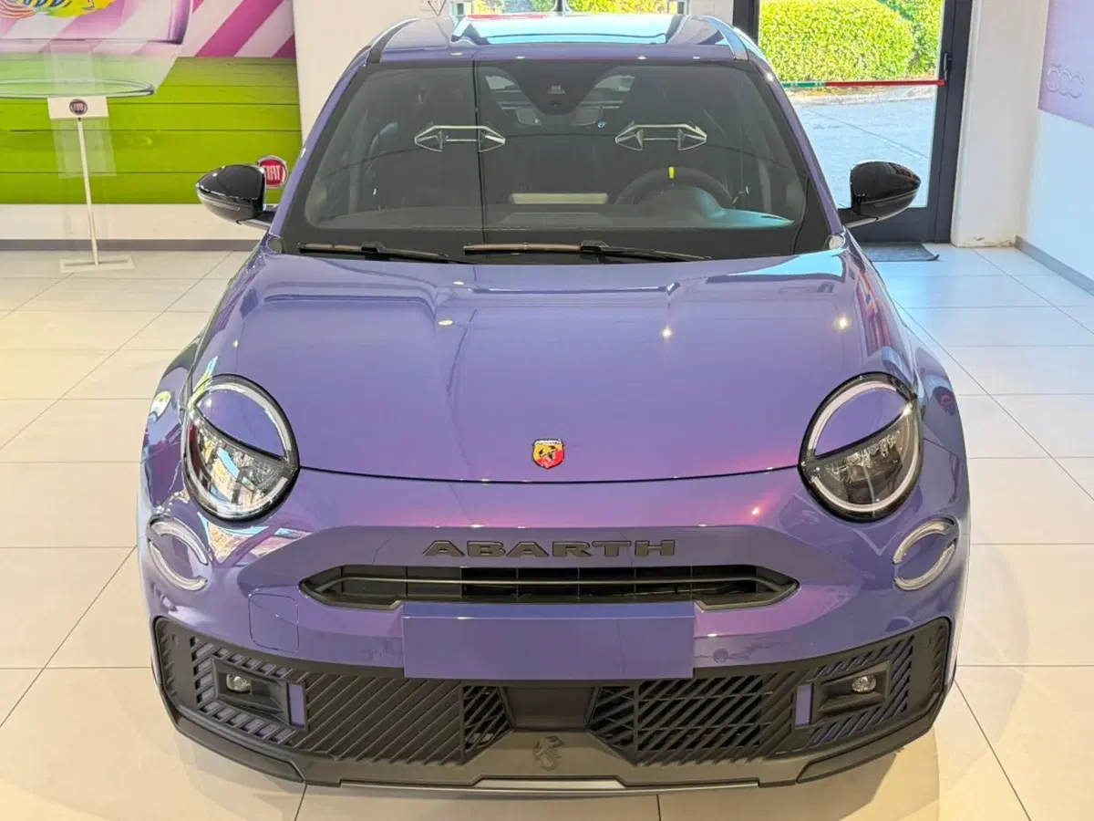 Abarth 600e nuova a Firenze (2)