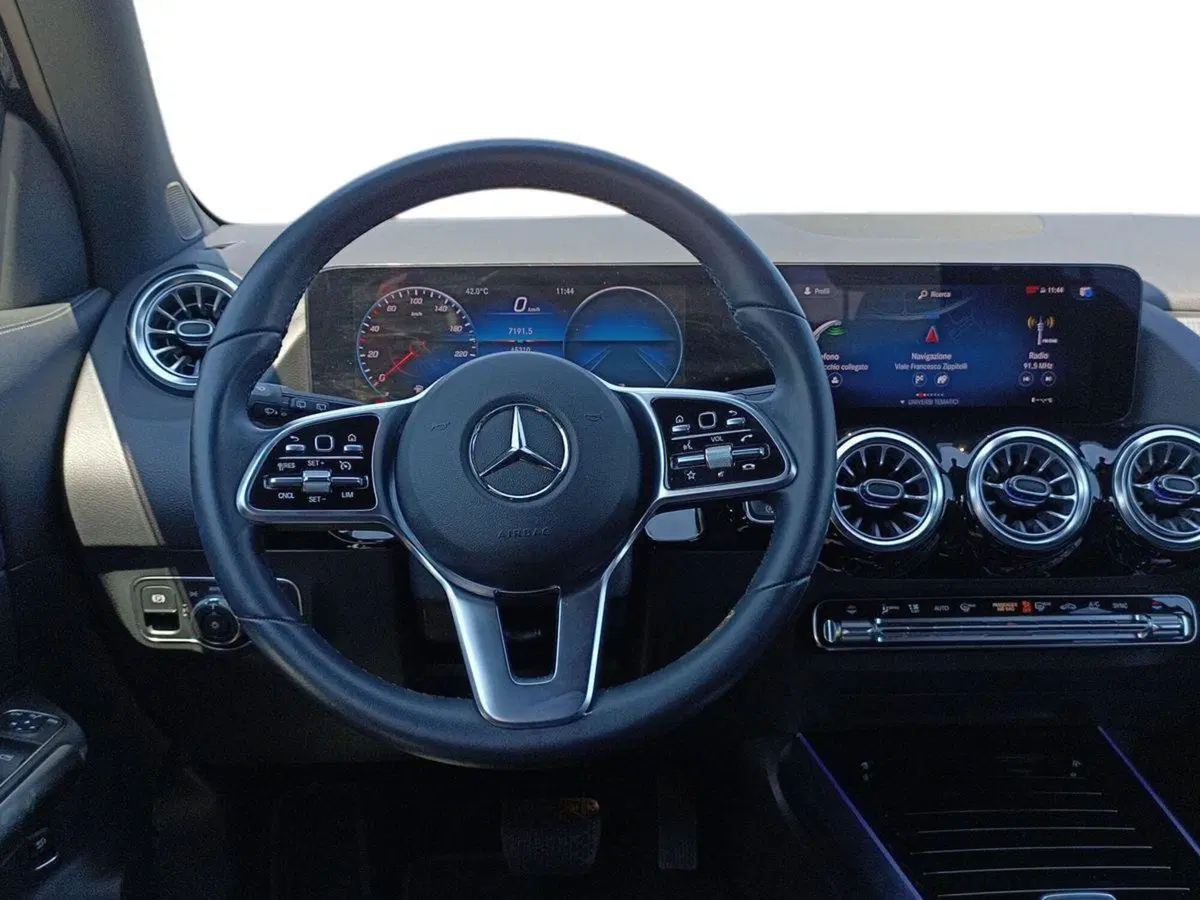 Mercedes-Benz GLA SUV usata a Foggia (11)