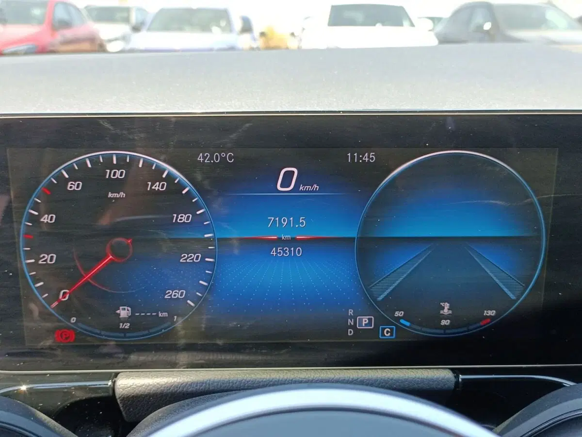 Mercedes-Benz GLA SUV usata a Foggia (13)