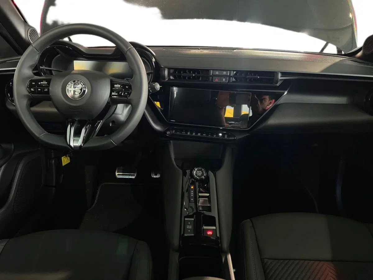 Alfa Romeo Junior nuova a Bari (8)