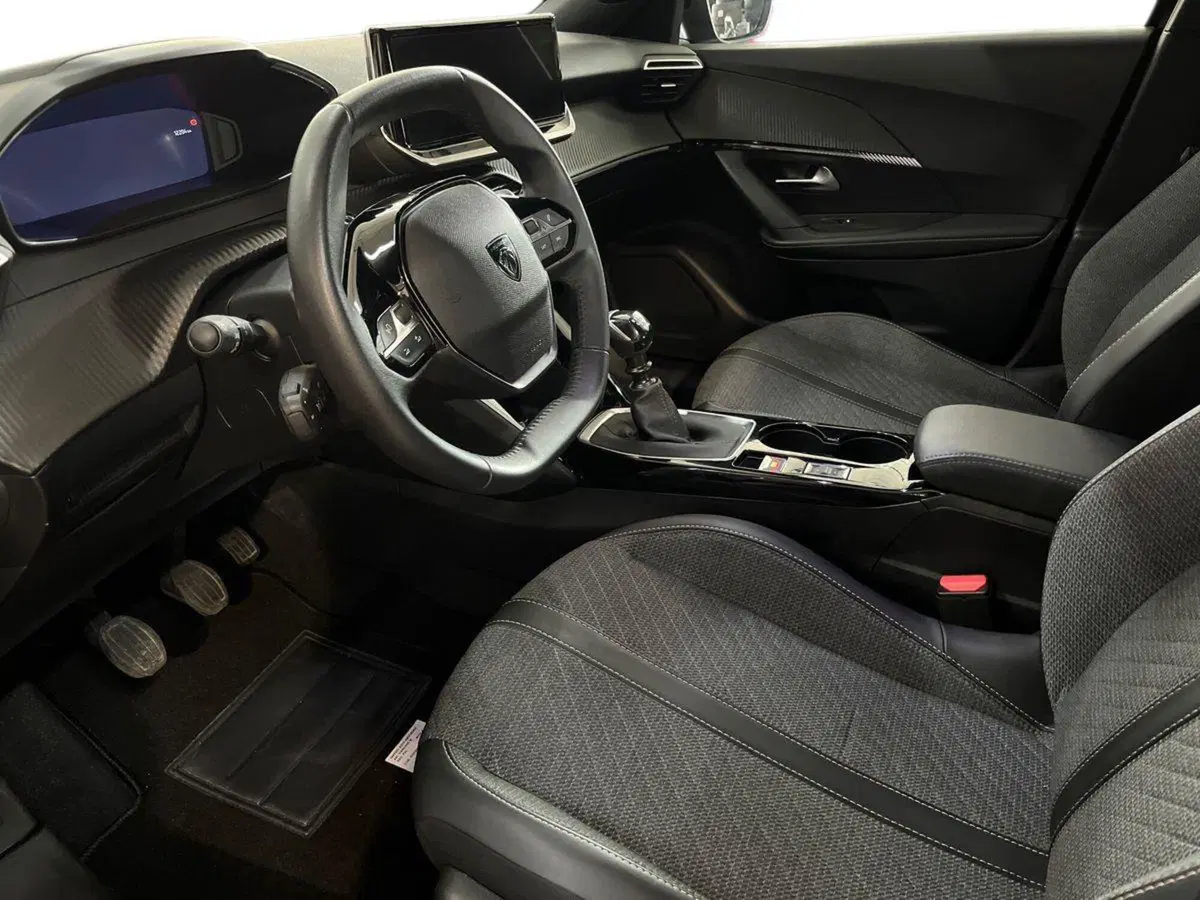 Peugeot 2008 usata a Bari (10)