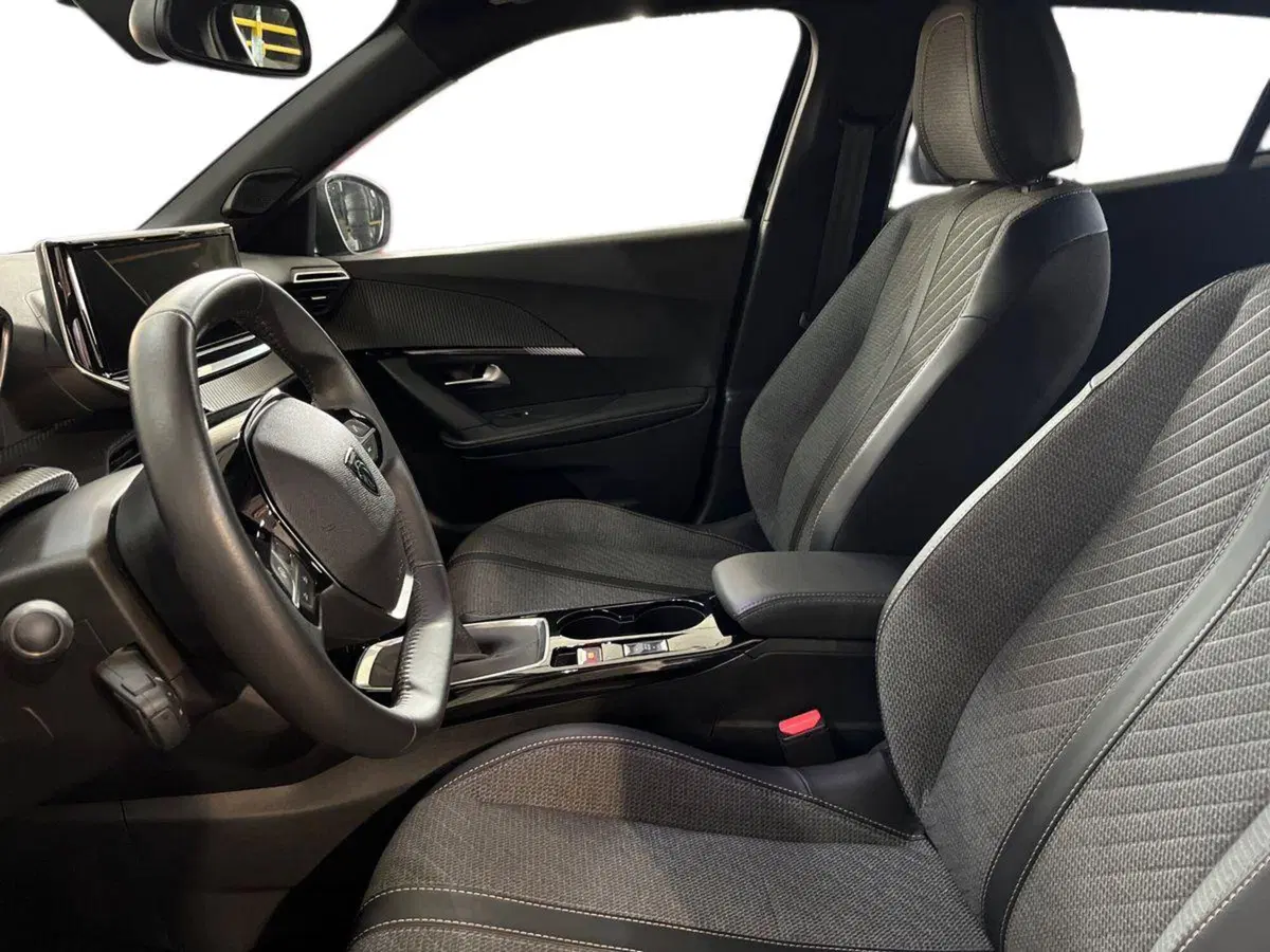 Peugeot 2008 usata a Bari (7)