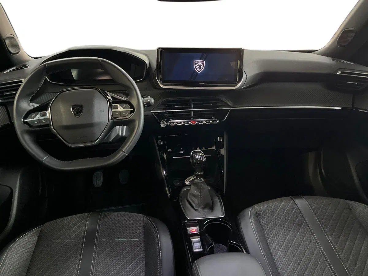 Peugeot 2008 usata a Bari (8)