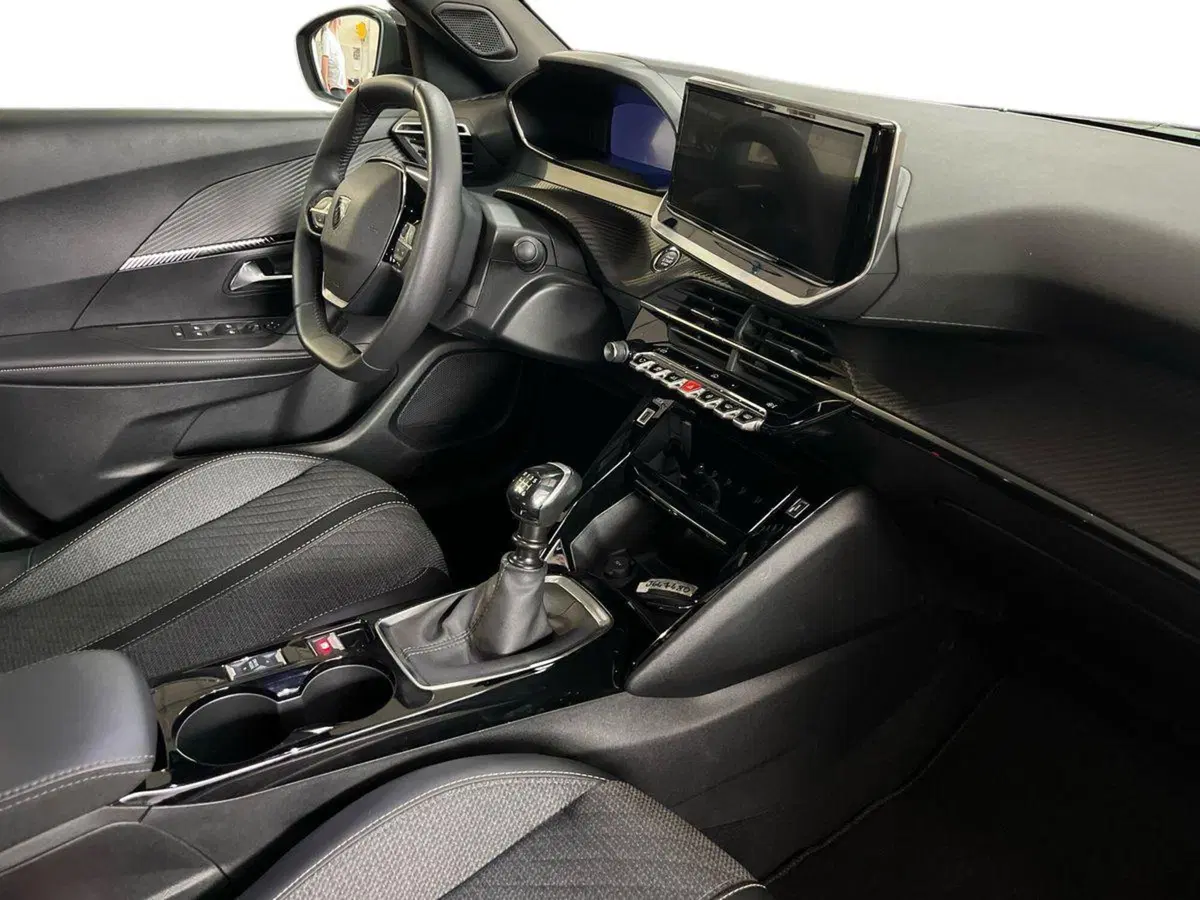 Peugeot 2008 usata a Bari (9)