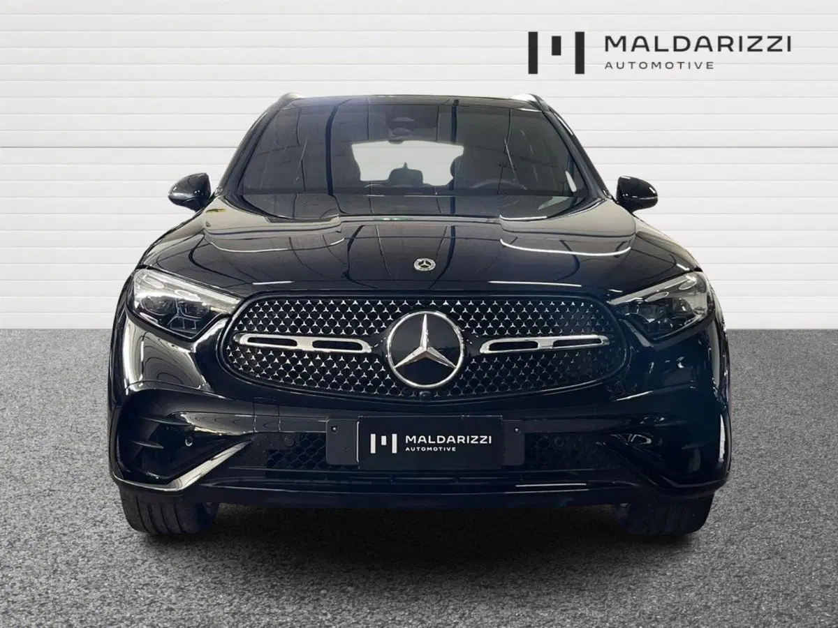 Mercedes-Benz GLC SUV usata a Bari (2)