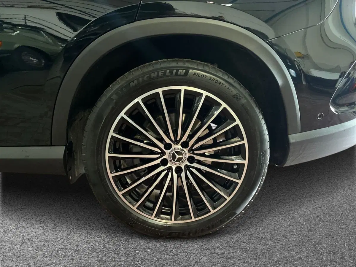 Mercedes-Benz GLC SUV usata a Bari (6)