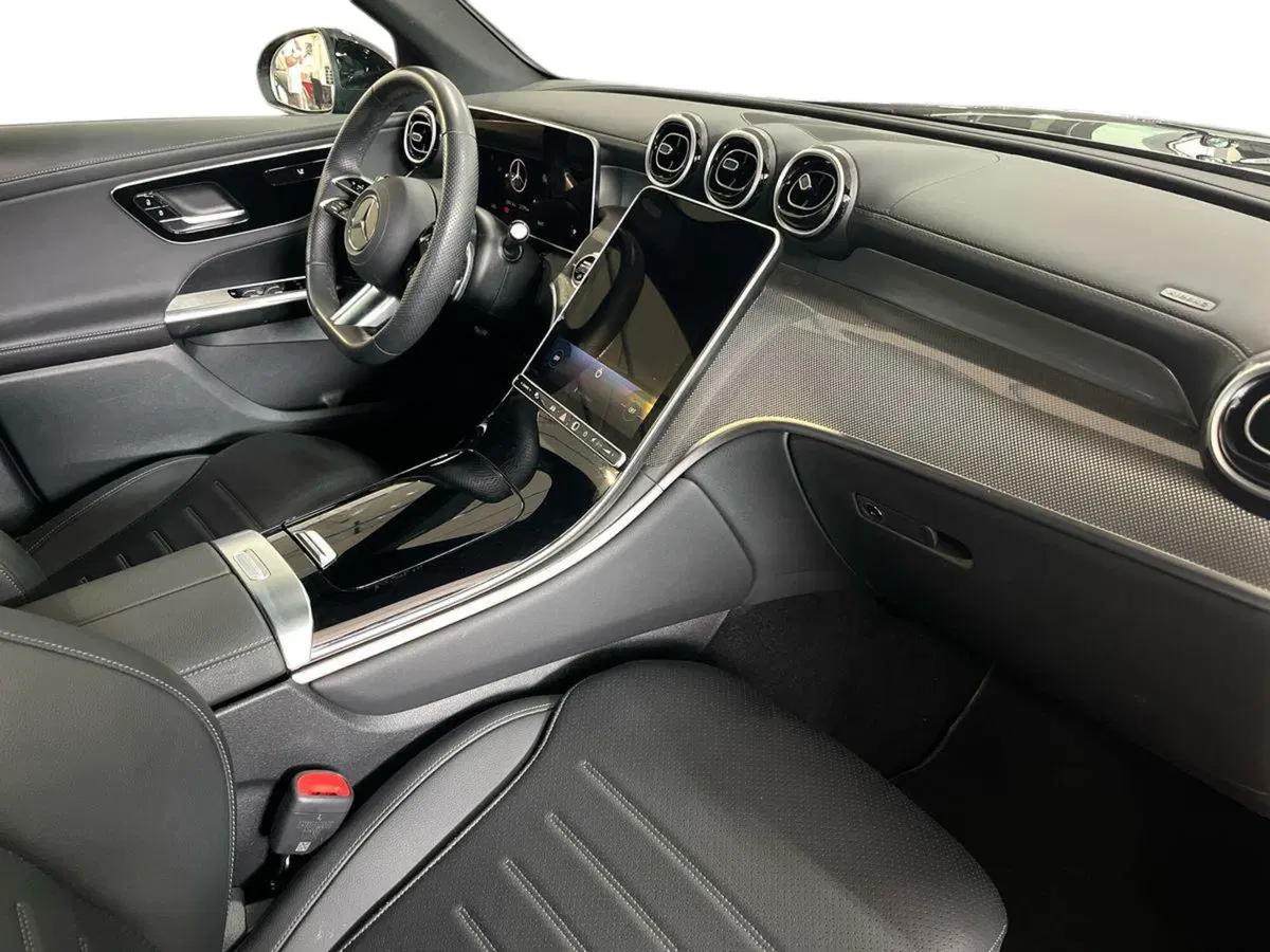 Mercedes-Benz GLC SUV usata a Bari (9)