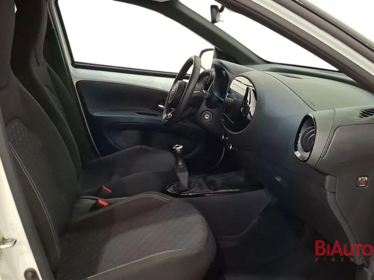 Toyota Aygo X usata a Firenze (17)
