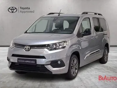 Toyota Proace City Verso City Verso 1.5D 130cv S&amp;S L2 D Executive 7p.ti del 2023 usata a Sesto Fiorentino