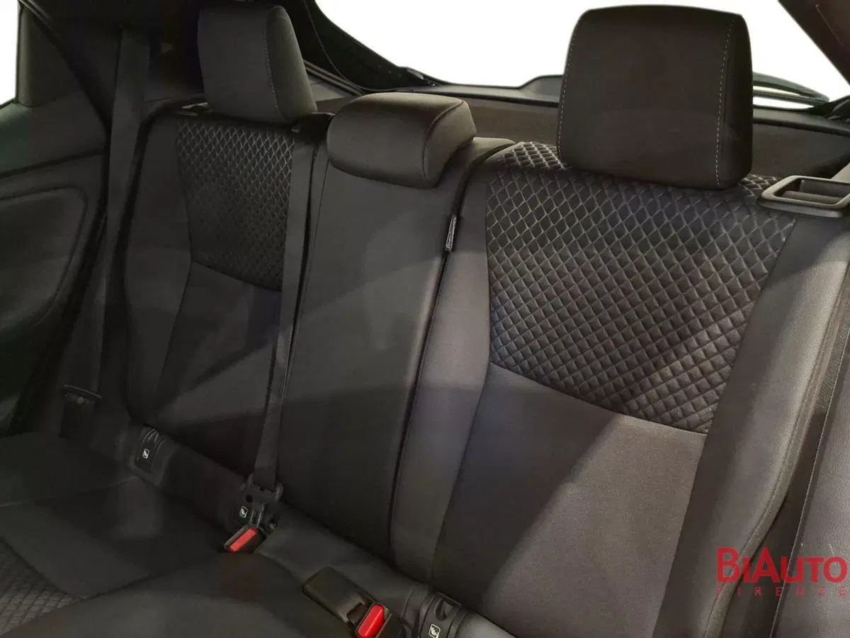 Toyota Yaris usata a Firenze (11)