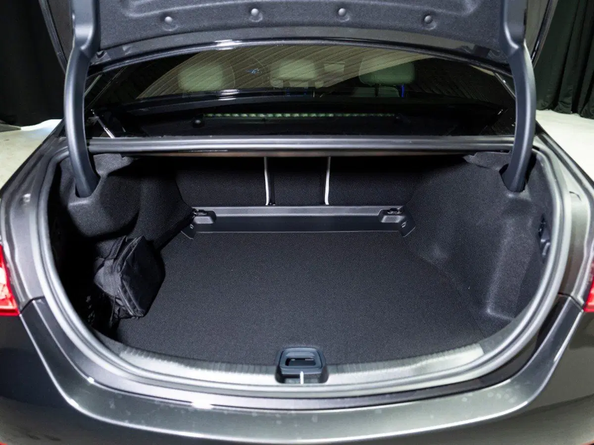 Mercedes-Benz Classe C nuova a Ancona (14)