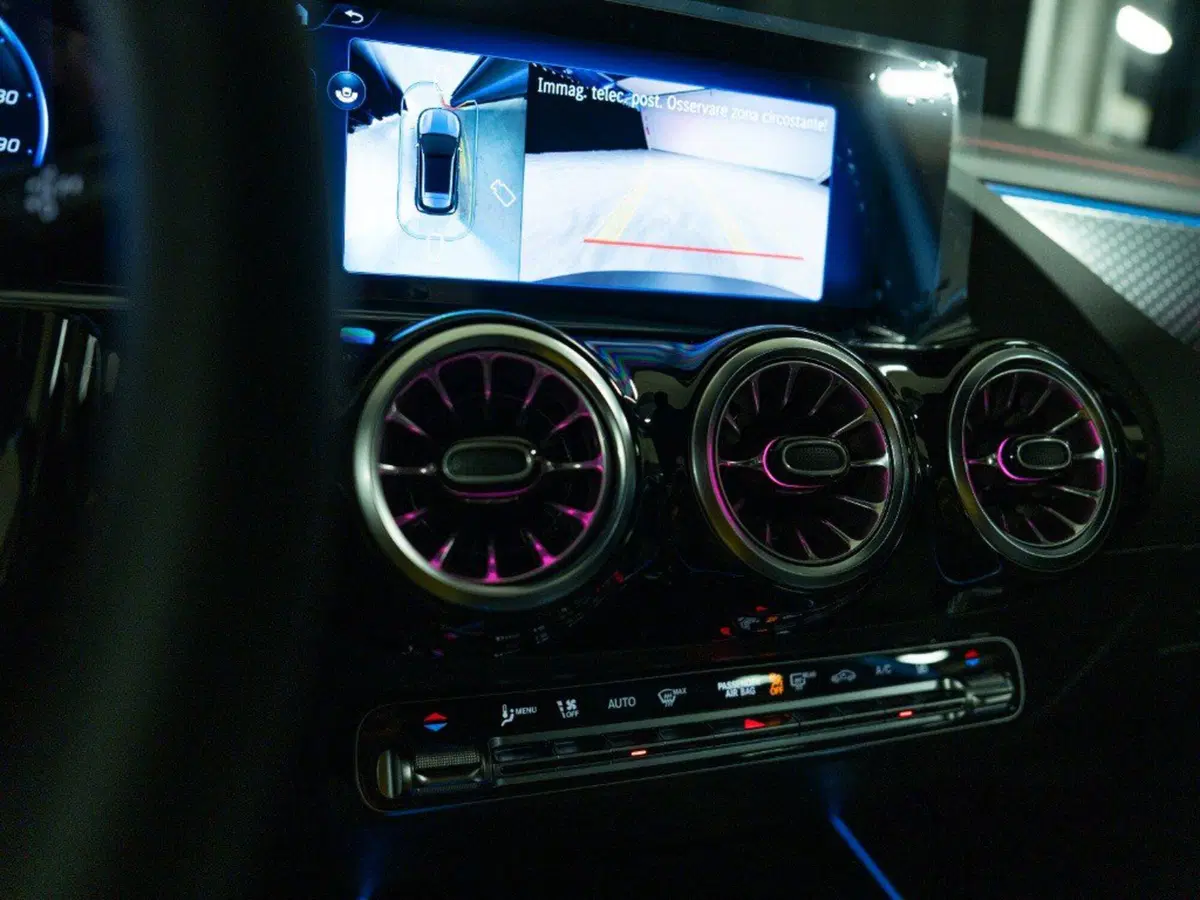 Mercedes-Benz Classe C nuova a Ancona (16)