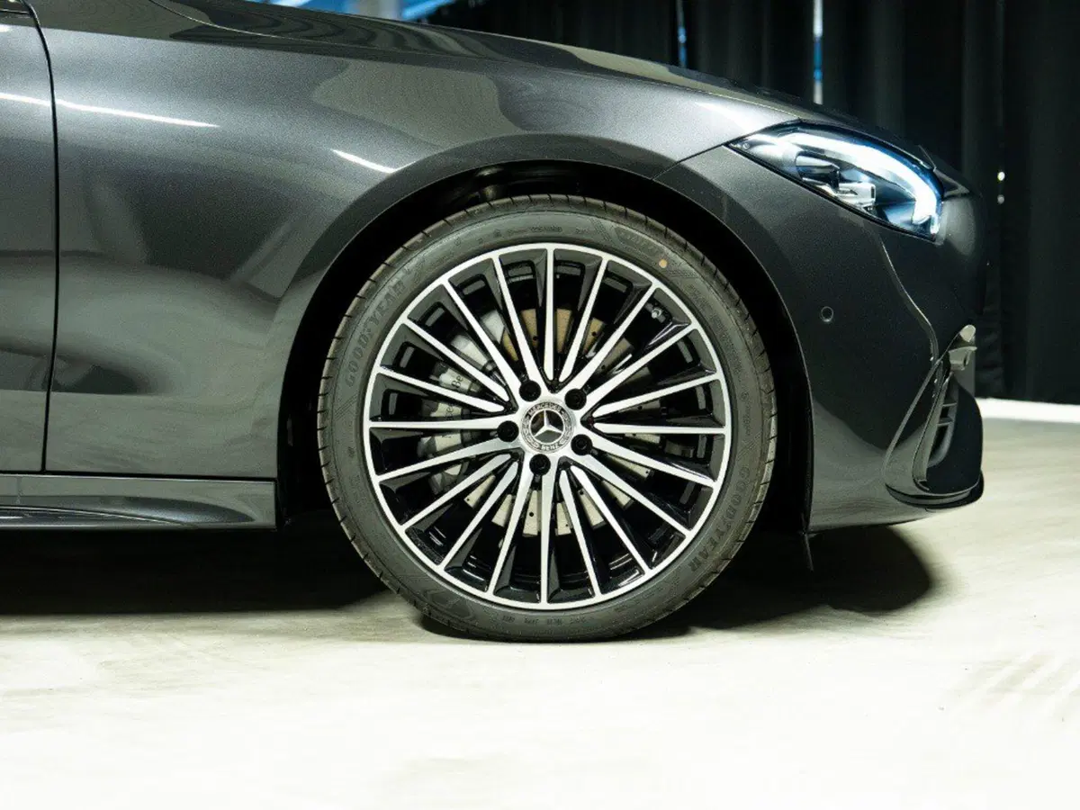 Mercedes-Benz Classe C nuova a Ancona (6)