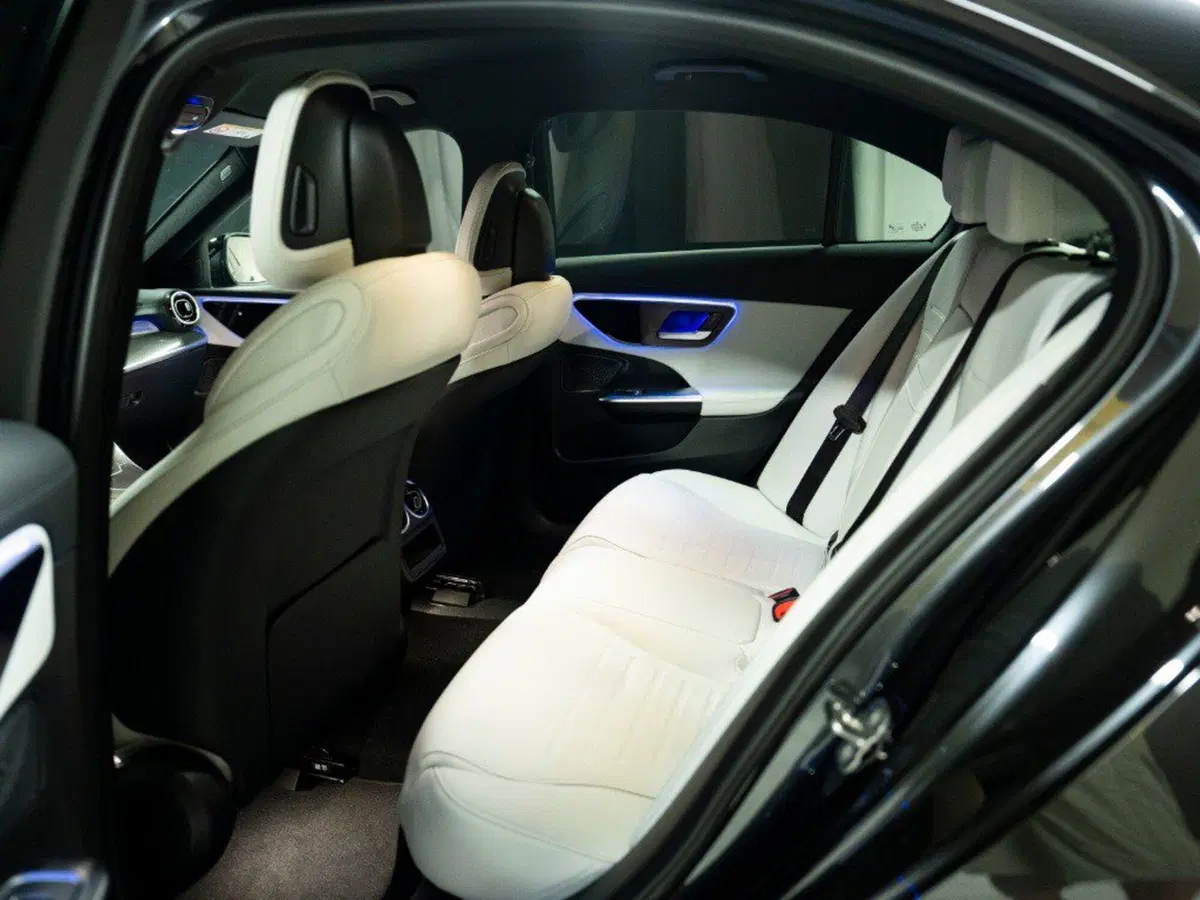 Mercedes-Benz Classe C nuova a Ancona (9)