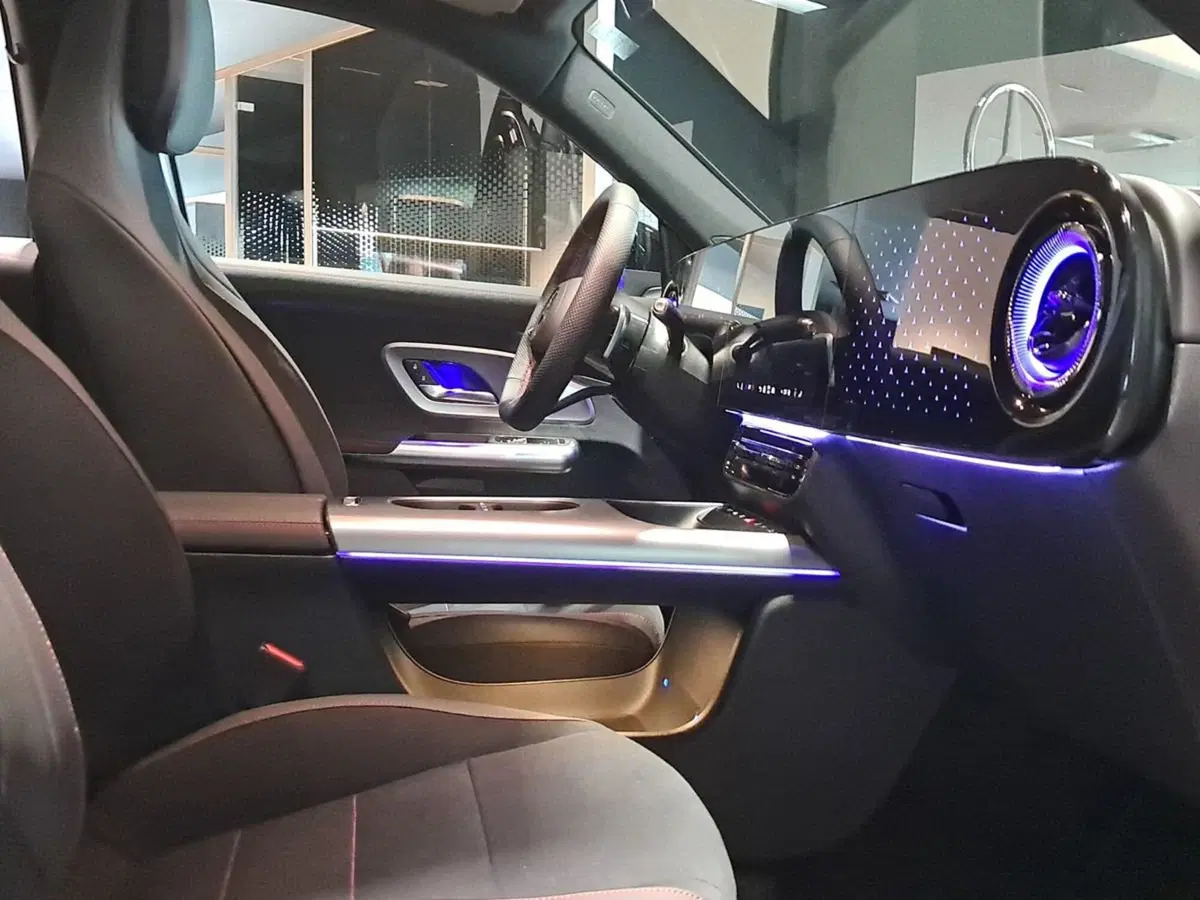 Mercedes-Benz GLB nuova a Rimini (14)