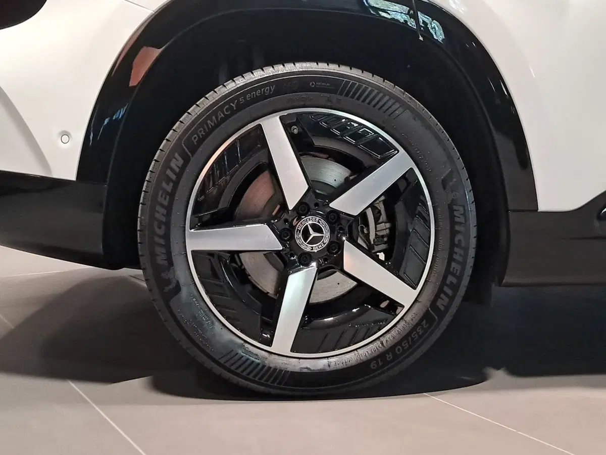 Mercedes-Benz GLB nuova a Rimini (8)