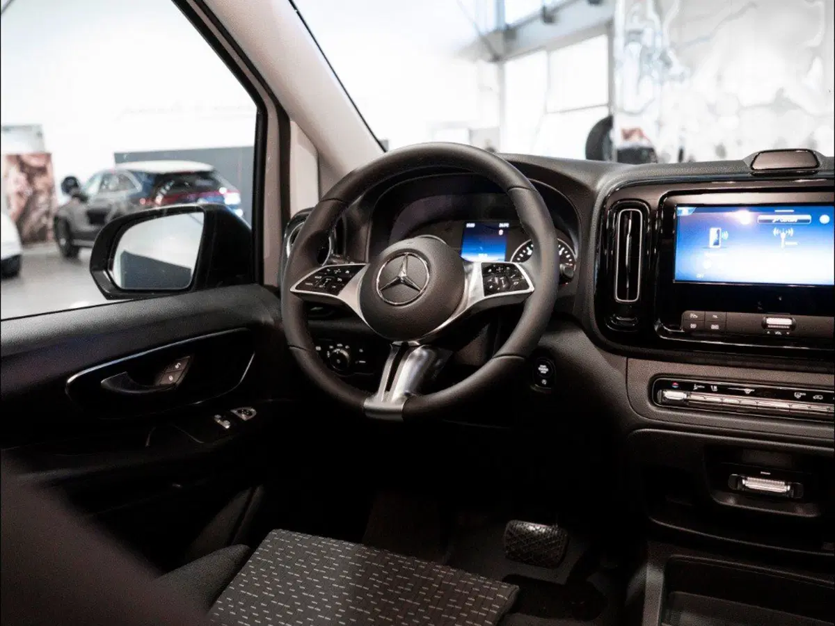 Mercedes-Benz Vito nuova a Ancona (17)