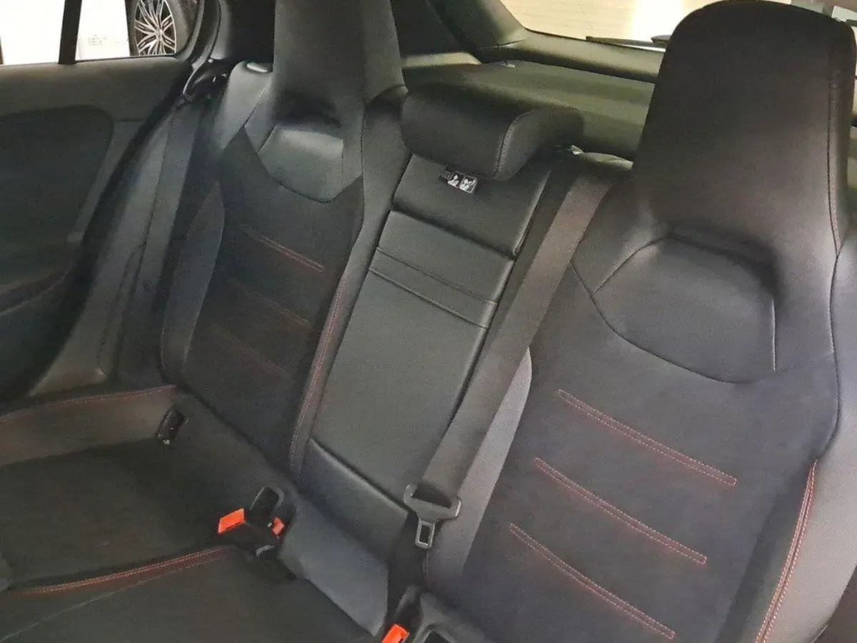 Mercedes-Benz Classe A Sedan nuova a Ancona (13)