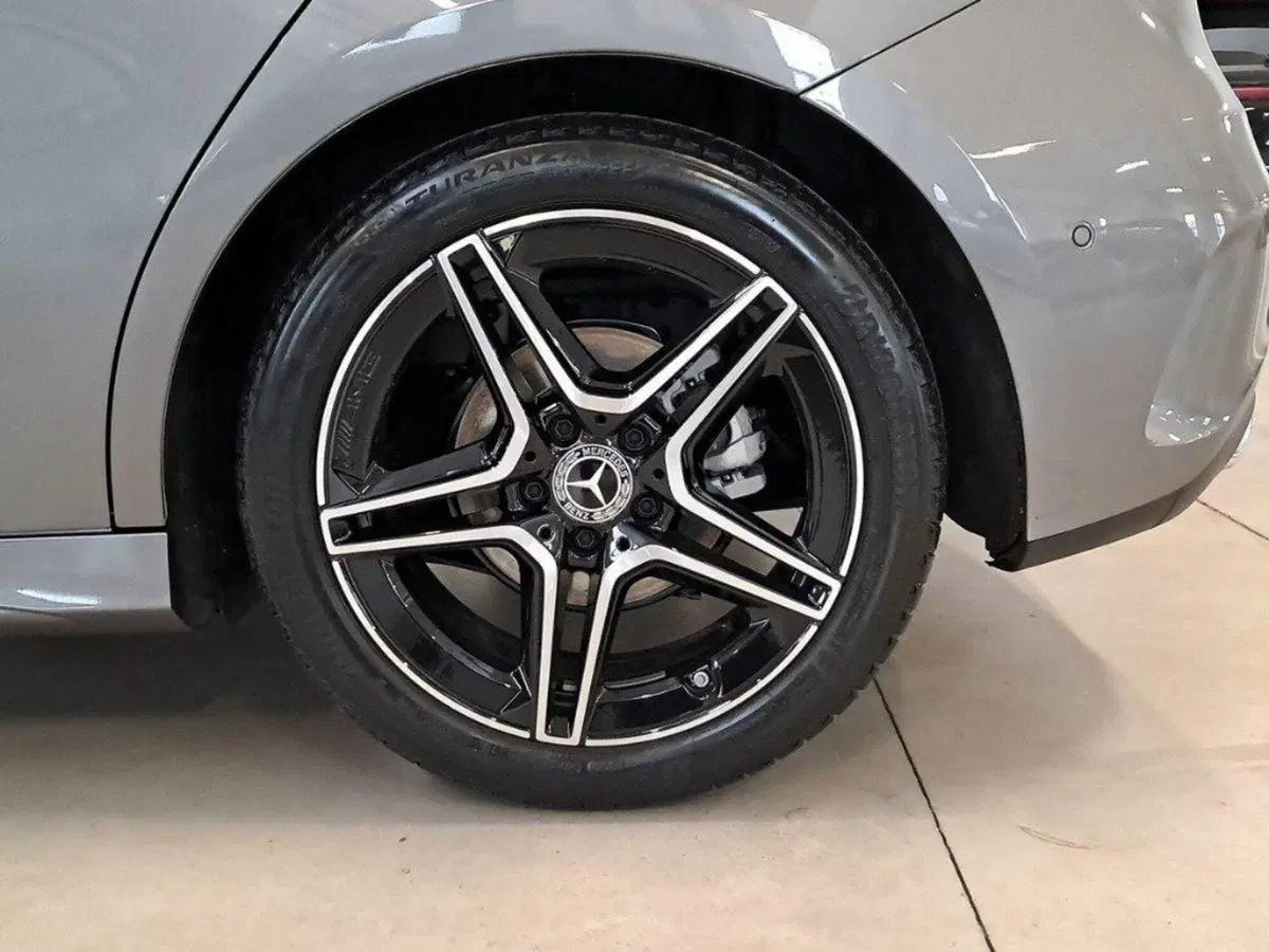 Mercedes-Benz Classe A Sedan nuova a Ancona (8)