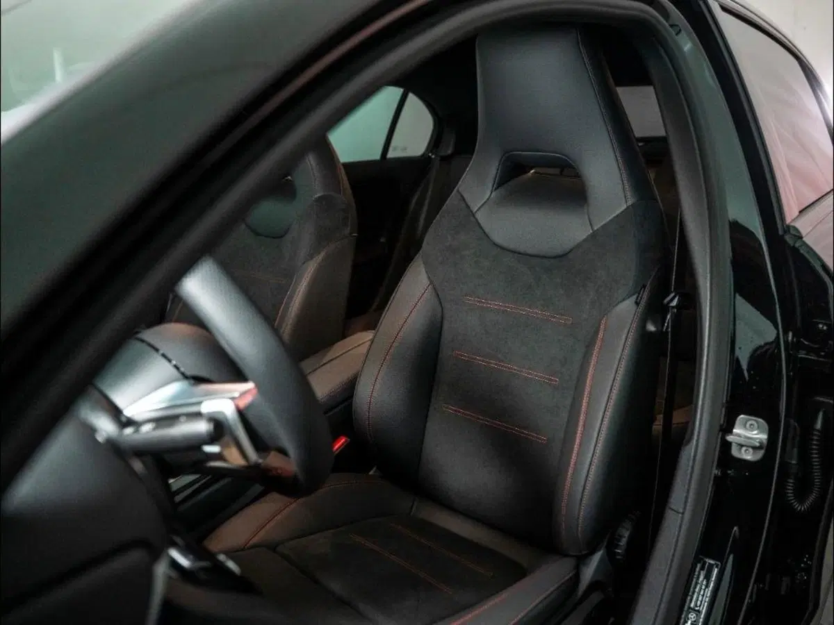 Mercedes-Benz Classe A Sedan nuova a Ancona (11)