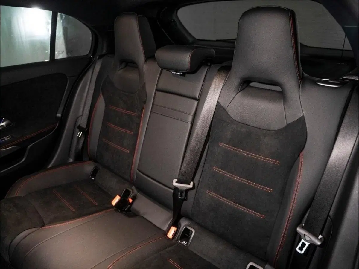 Mercedes-Benz Classe A Sedan nuova a Ancona (12)