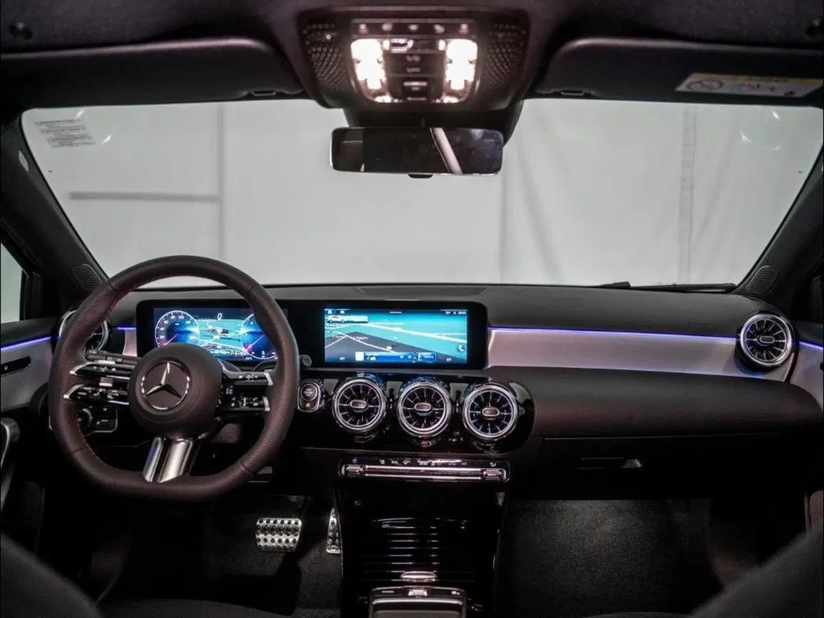 Mercedes-Benz Classe A Sedan nuova a Ancona (14)