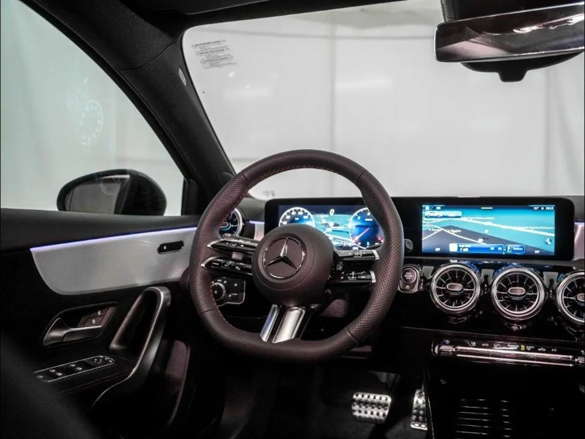 Mercedes-Benz Classe A Sedan nuova a Ancona (15)