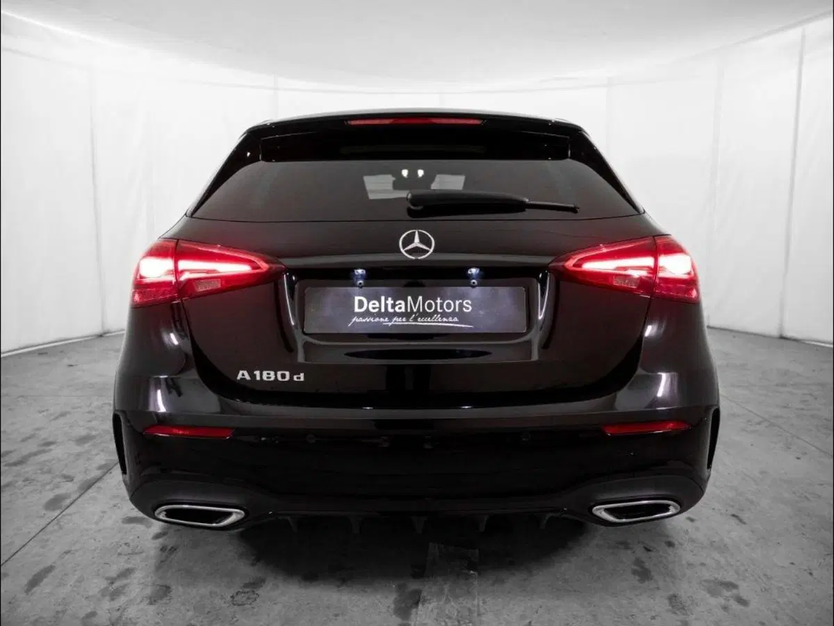 Mercedes-Benz Classe A Sedan nuova a Ancona (3)