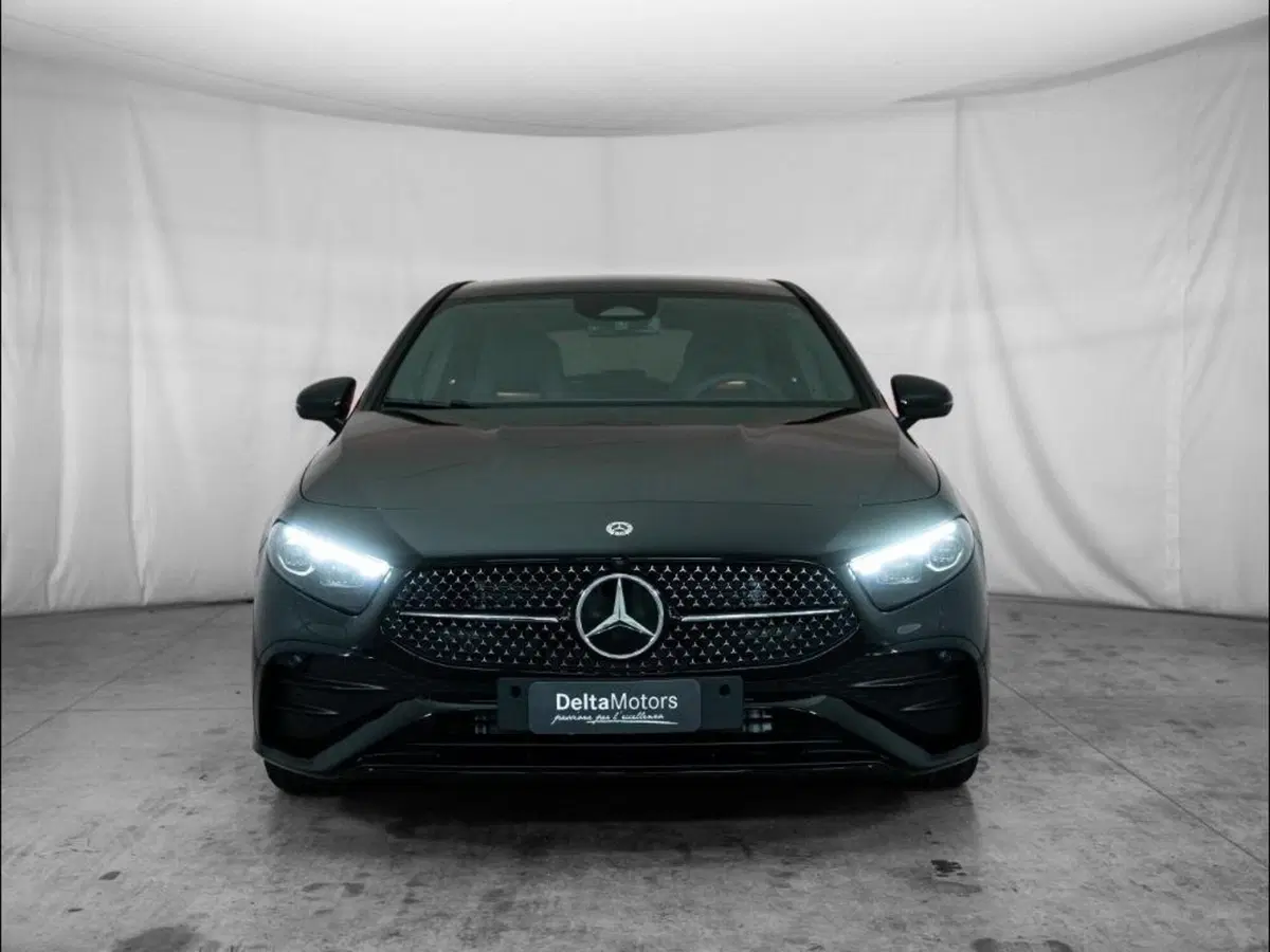 Mercedes-Benz Classe A Sedan nuova a Ancona (5)