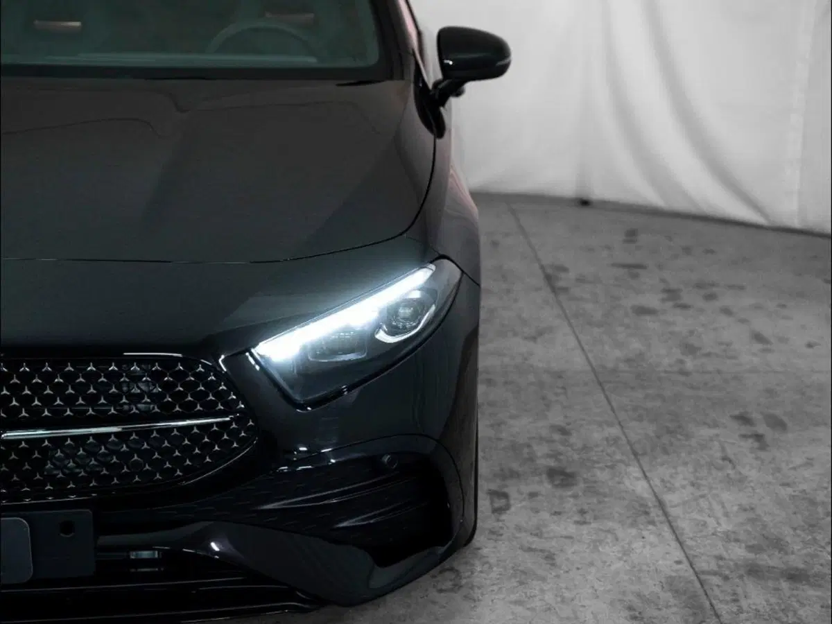 Mercedes-Benz Classe A Sedan nuova a Ancona (6)
