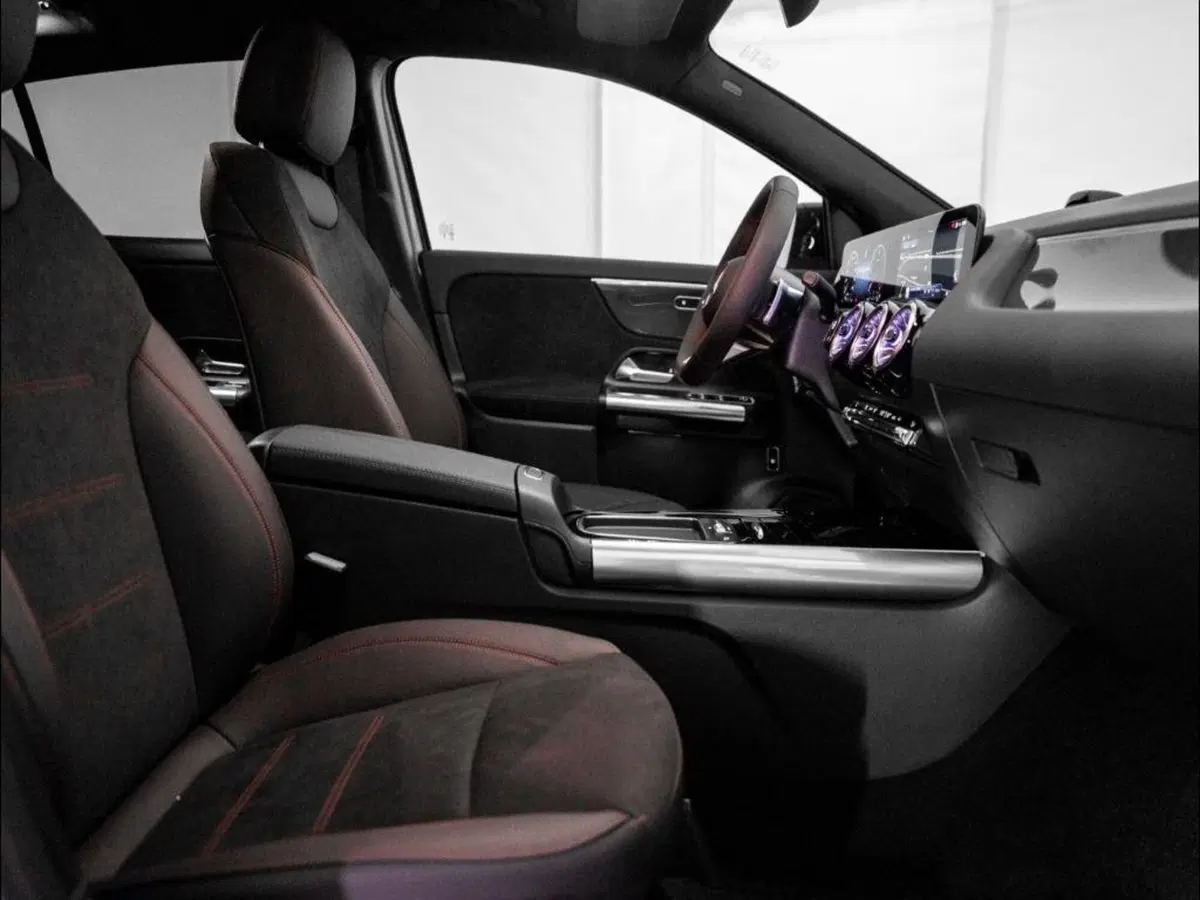 Mercedes-Benz GLA SUV nuova a Ancona (11)