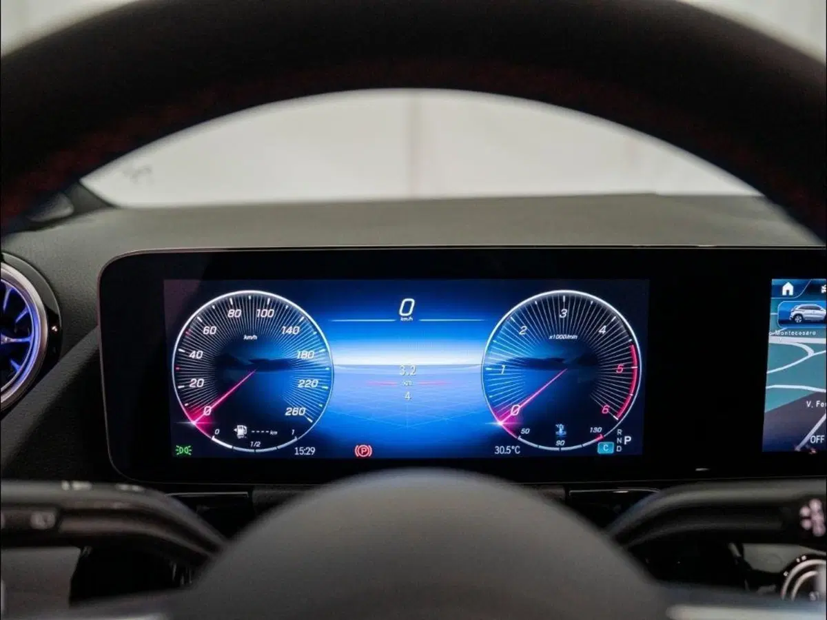 Mercedes-Benz GLA SUV nuova a Ancona (17)