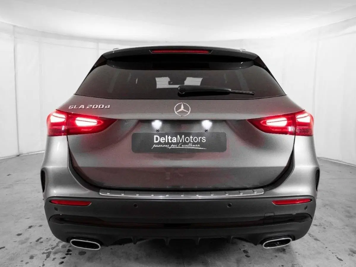 Mercedes-Benz GLA SUV nuova a Ancona (3)