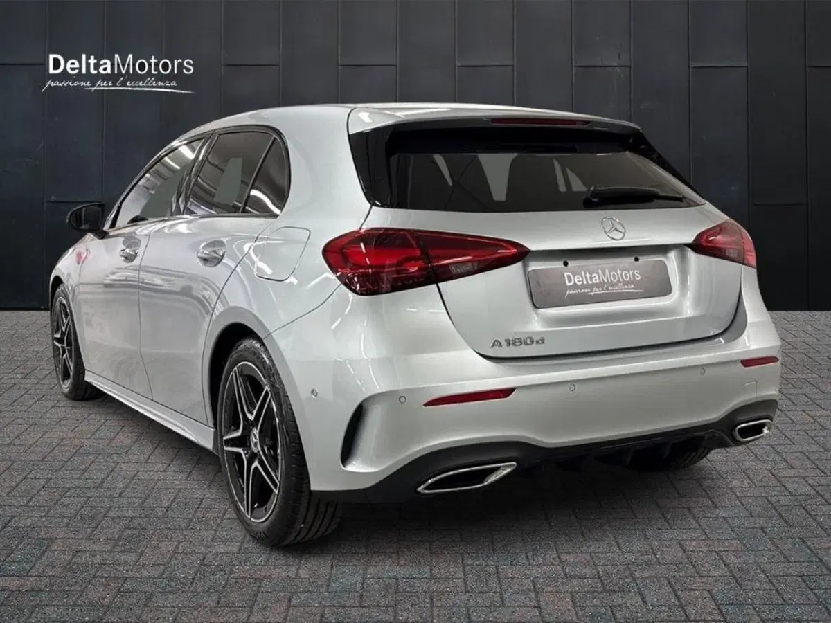 Mercedes-Benz Classe A Sedan nuova a Ancona (3)