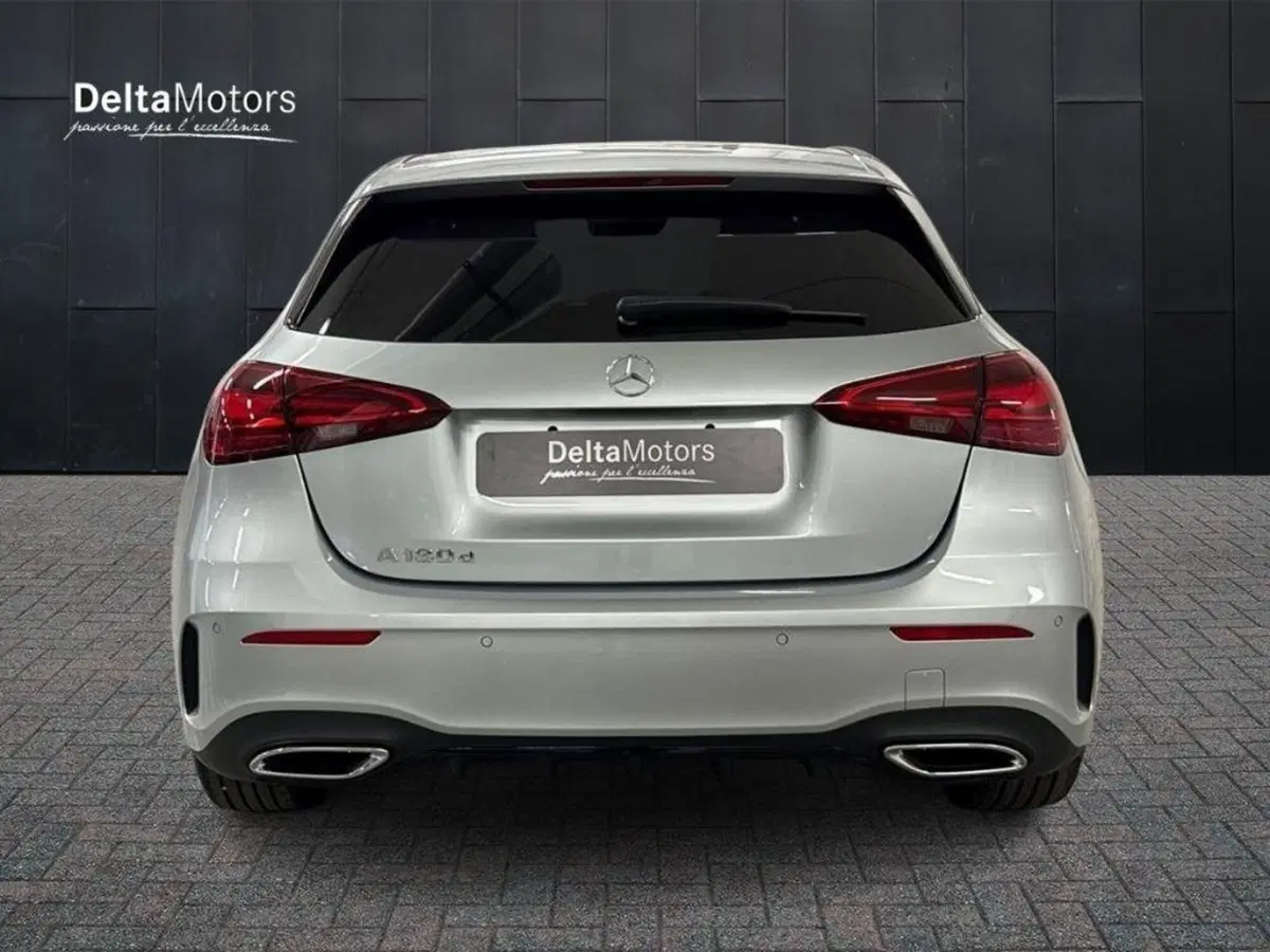 Mercedes-Benz Classe A Sedan nuova a Ancona (4)