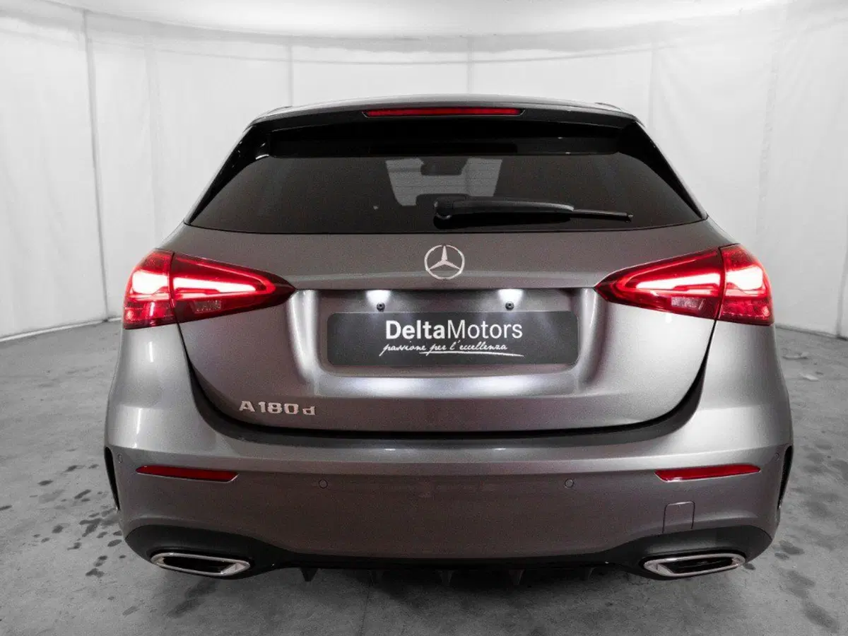 Mercedes-Benz Classe A Sedan nuova a Macerata (3)