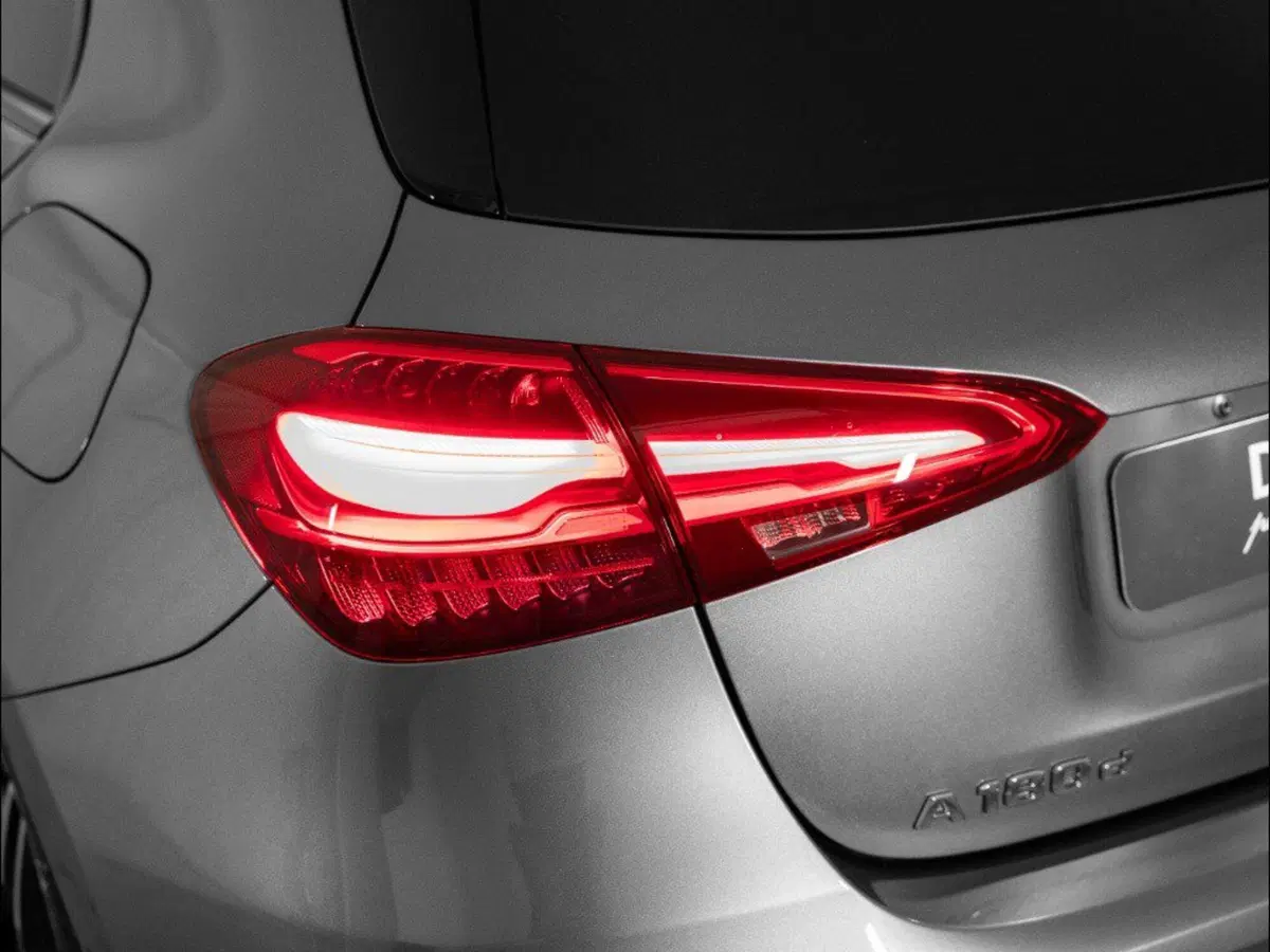 Mercedes-Benz Classe A Sedan nuova a Macerata (8)