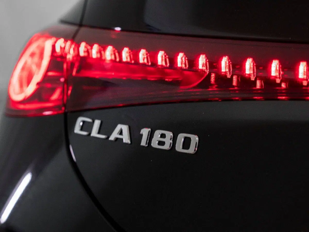 Mercedes-Benz CLA nuova a Macerata (9)
