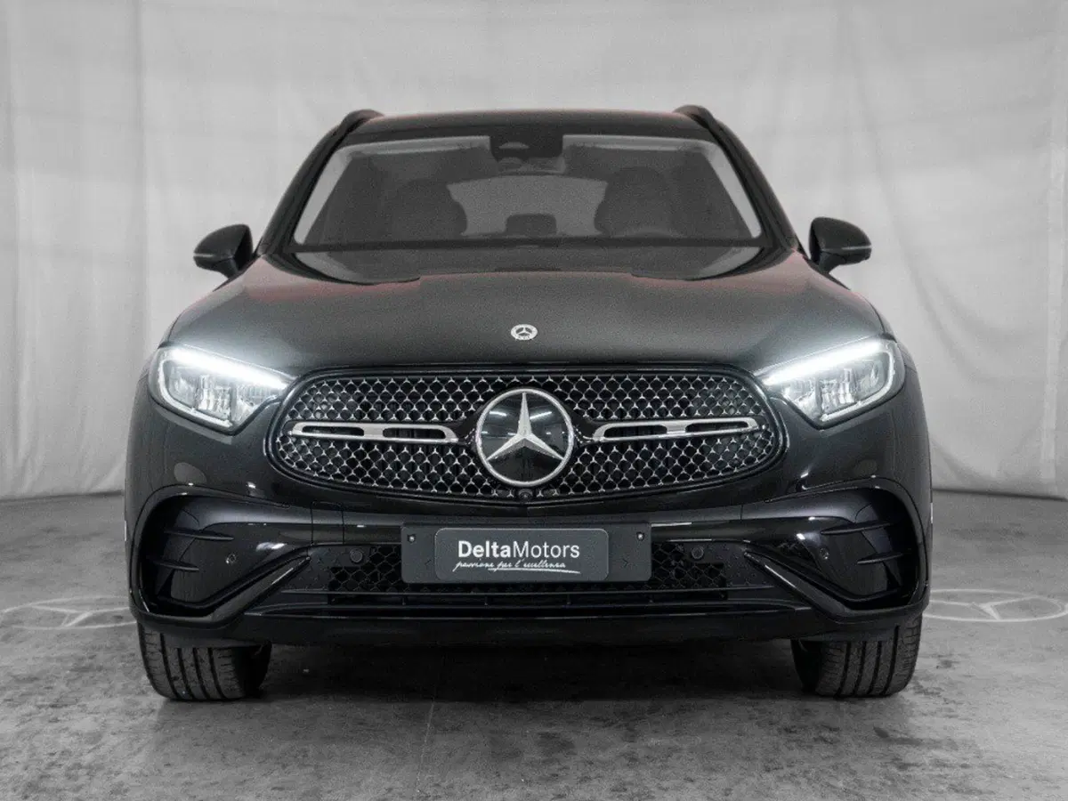 Mercedes-Benz GLC SUV nuova a Macerata (5)