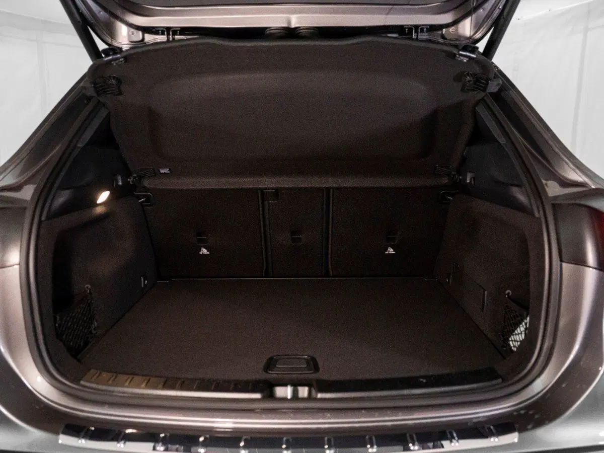 Mercedes-Benz GLA SUV nuova a Macerata (10)